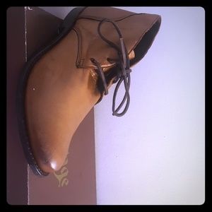 Brand new Vintage Collection Tan Walk Over Chukka